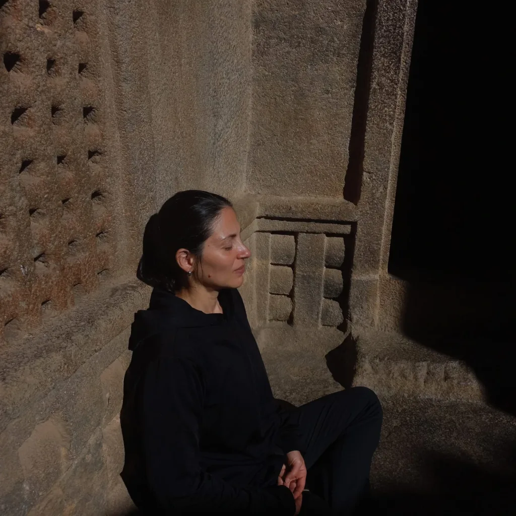 Olga Lucia from EQness meditating in India